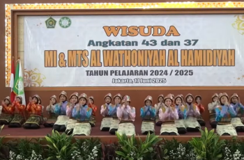 Penampilan Tari Ratoeh Jaro